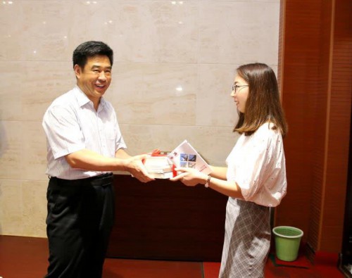 山东师范大学第1000名入职博士收到“特殊礼物”