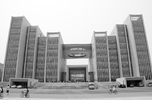山师启用山东最大单体建筑图书馆 4500多个座位